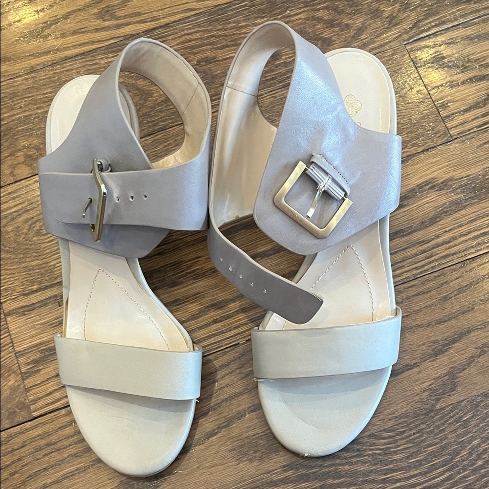 Studio Isolo 7Elegant Two-Tone Sandals